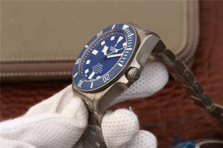 XF帝舵領潛型升級版9015原裝機芯藍色戰斧42mm腕錶，自動機械機芯，精鋼帶男士手錶￥3480